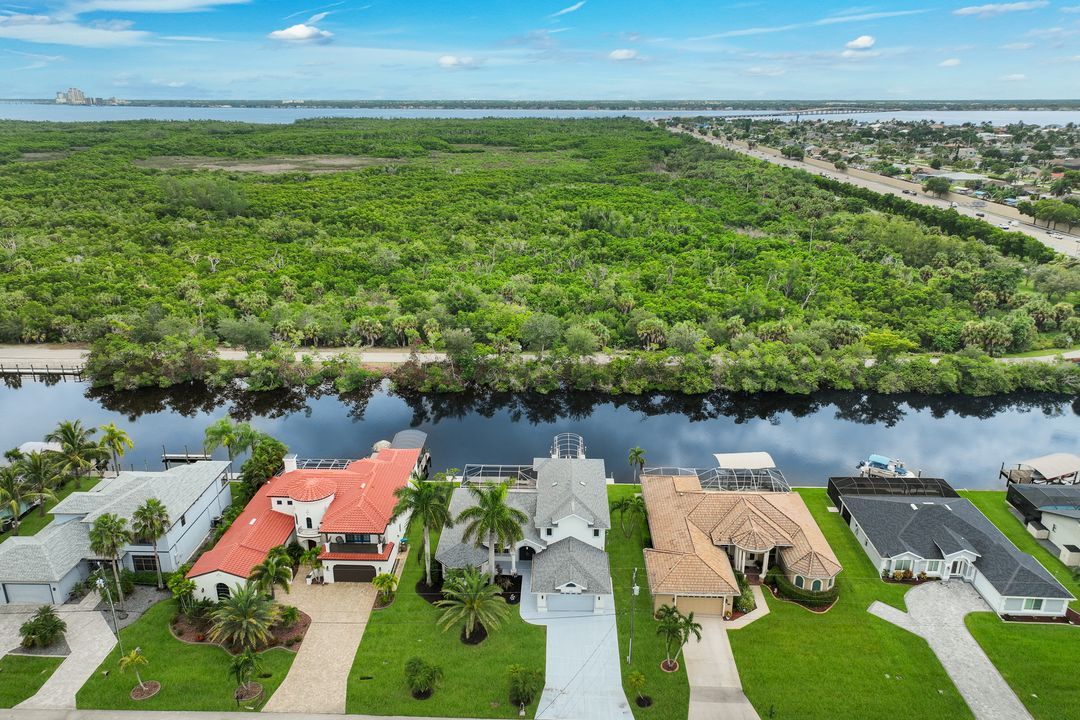 2309 SE 20th Pl, Cape Coral, FL 33990