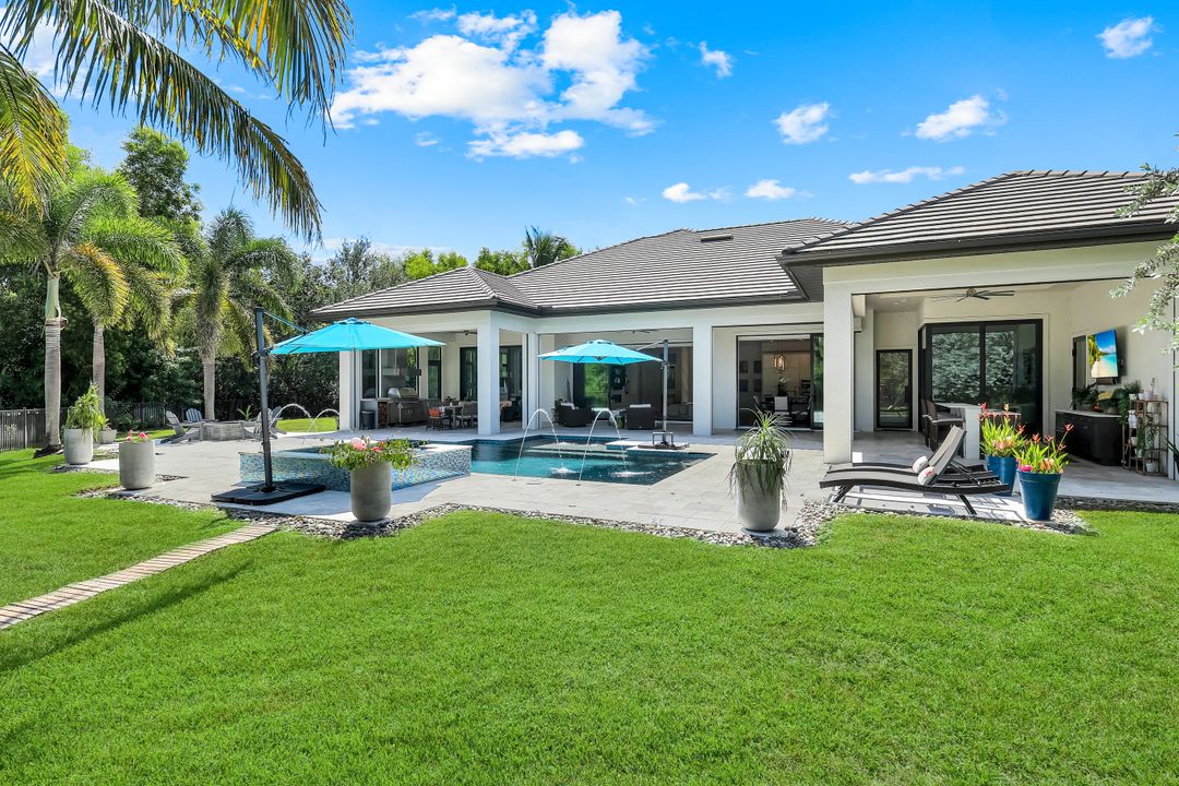 5861 Napa Woods Way, Naples, FL 34116