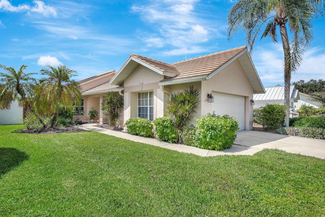 11043 Longshore Way W, Naples, FL 34119