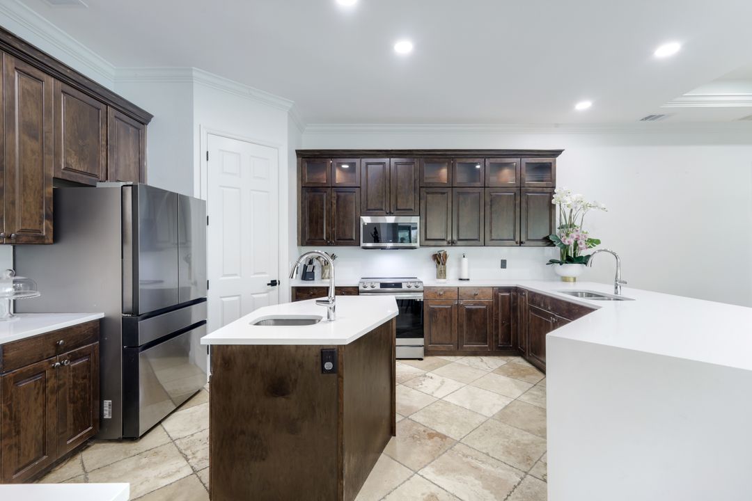 3223 4th Ave NE, Naples, FL 34120