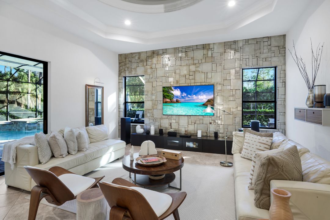 4480 1st Ave NW, Naples, FL 34119