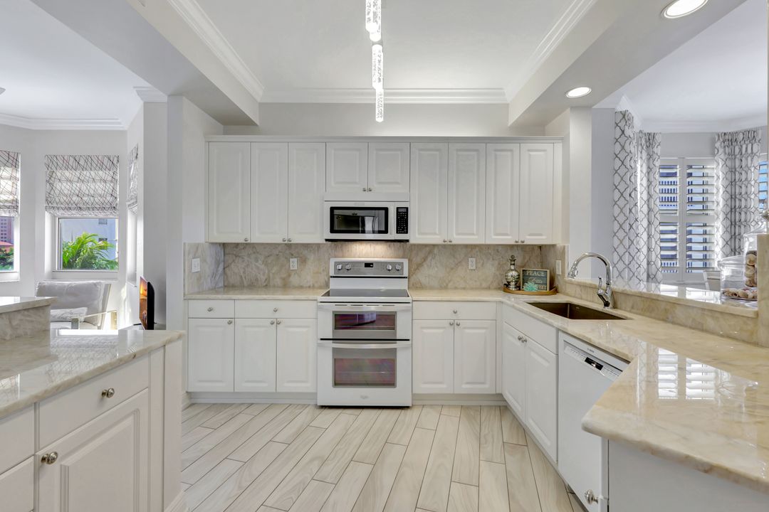 410 Flagship Dr #501, Naples, FL 34108