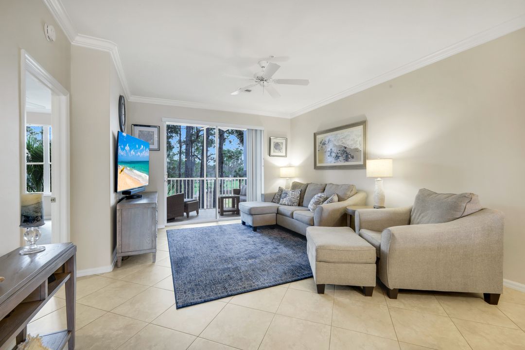 8253 Parkstone Pl #206, Naples, FL 34120