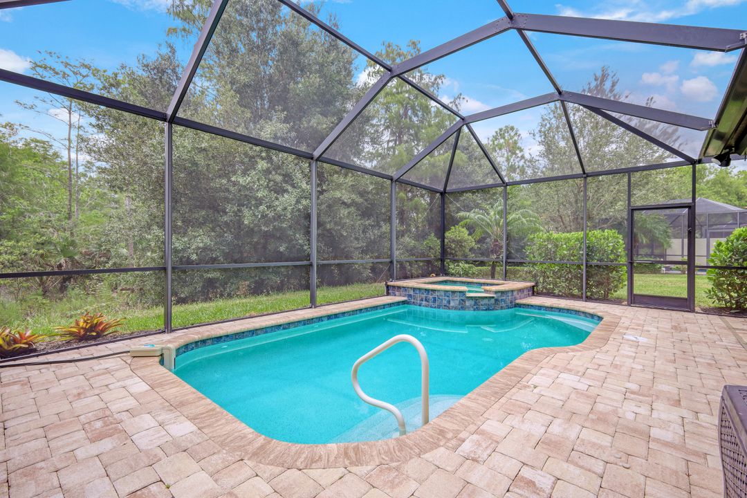 7175 Live Oak Dr, Naples, FL 34114