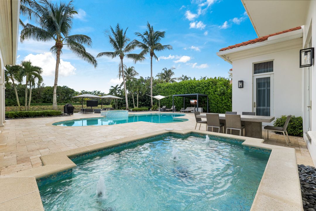 2558 Escada Ct, Naples, FL 34109