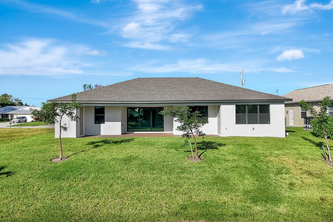 2721 SW 11th Ave, Cape Coral, FL 33914