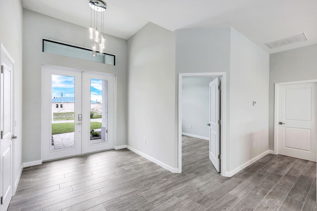 230 NE 18th St, Cape Coral, FL 33909