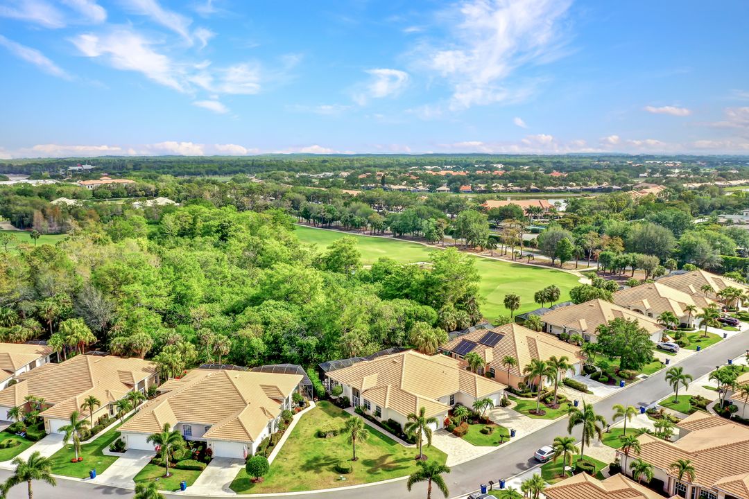 12715 Fox Ridge Dr, Bonita Springs, FL 34135