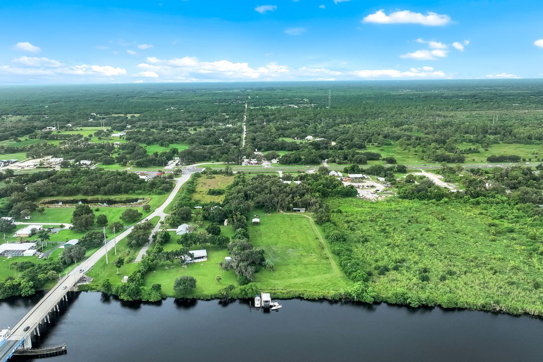 21211 Palm Beach Blvd, Alva, FL 33920