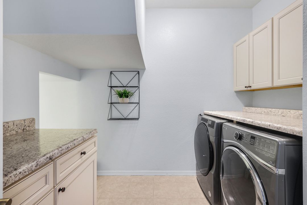 15239 Summit Pl Cir, Naples, FL 34119