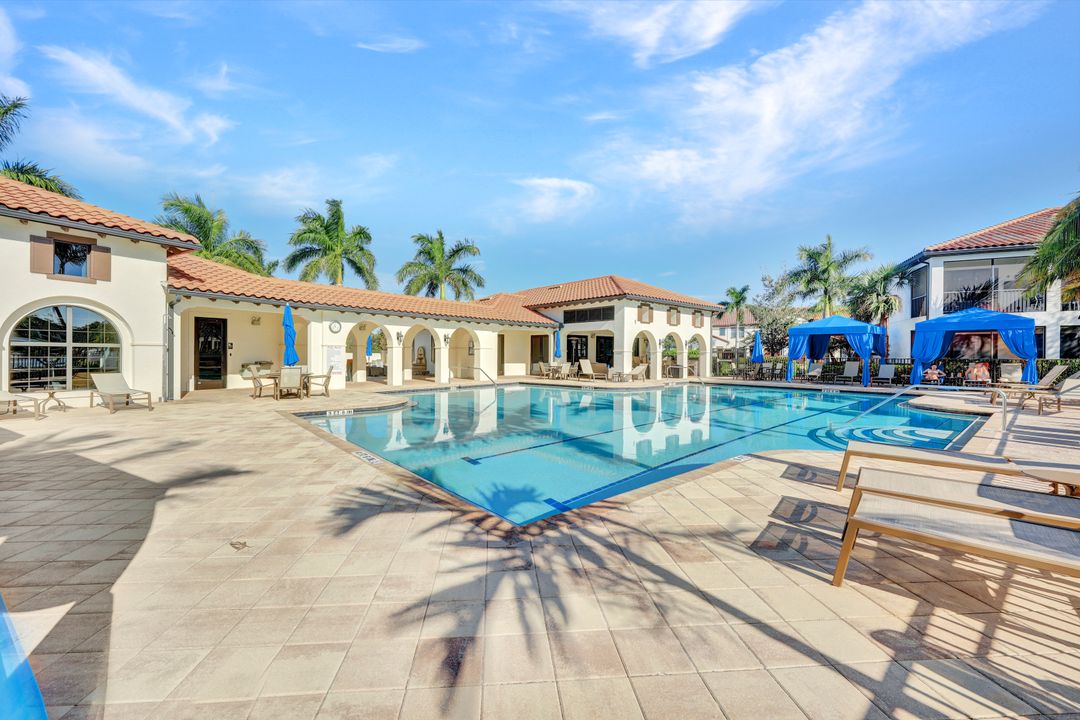 15213 Butler Lake Dr, Naples, FL 34109