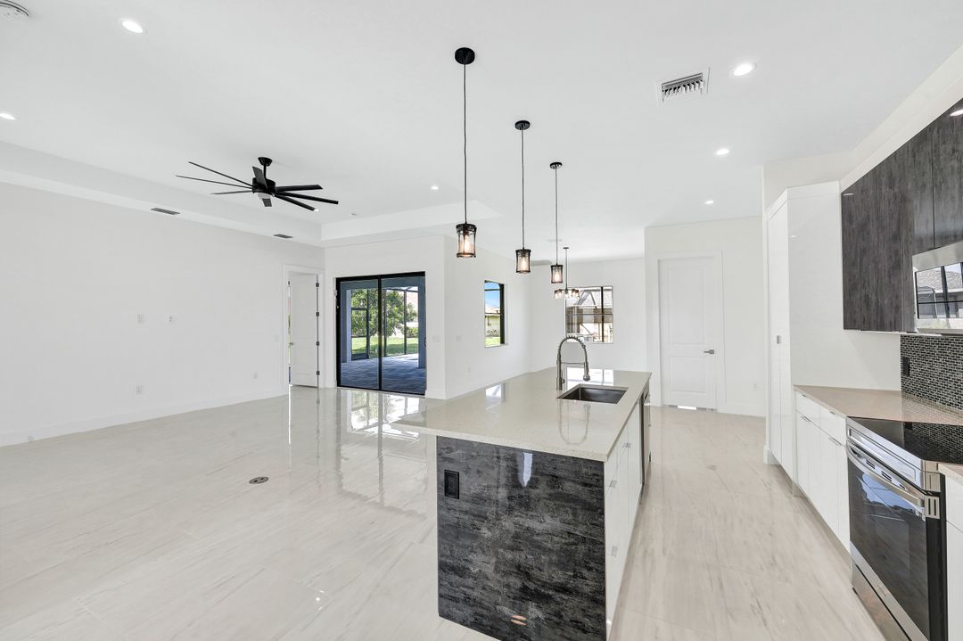 4615 SW 18th Ave, Cape Coral, FL 33914