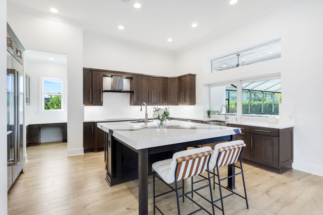 6273 Negril Isle Dr, Naples, FL 34113