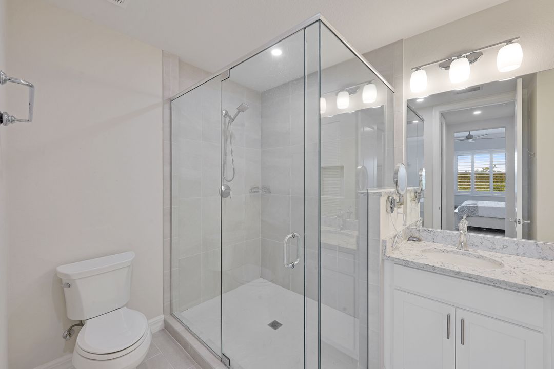 164 Indies Drive E #104, Naples, FL