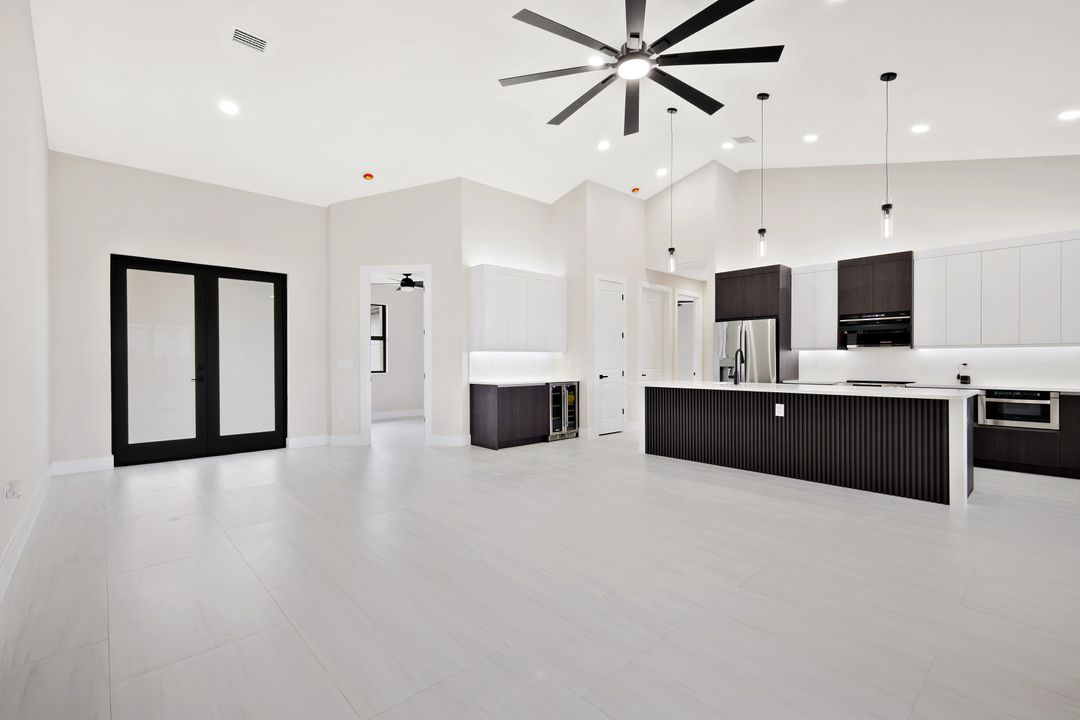 819 SW 16th Terrace, Cape Coral, FL 33991