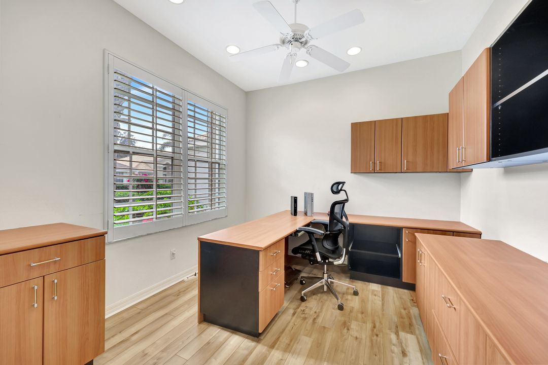 1745 Marsh Run, Naples, FL 34109