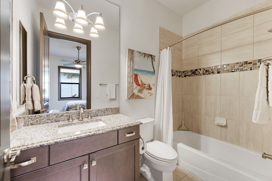 5703 Yardarm Ct, Cape Coral, FL 33914