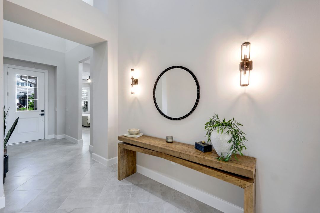8850 Calypso Ct, Naples, FL 34112