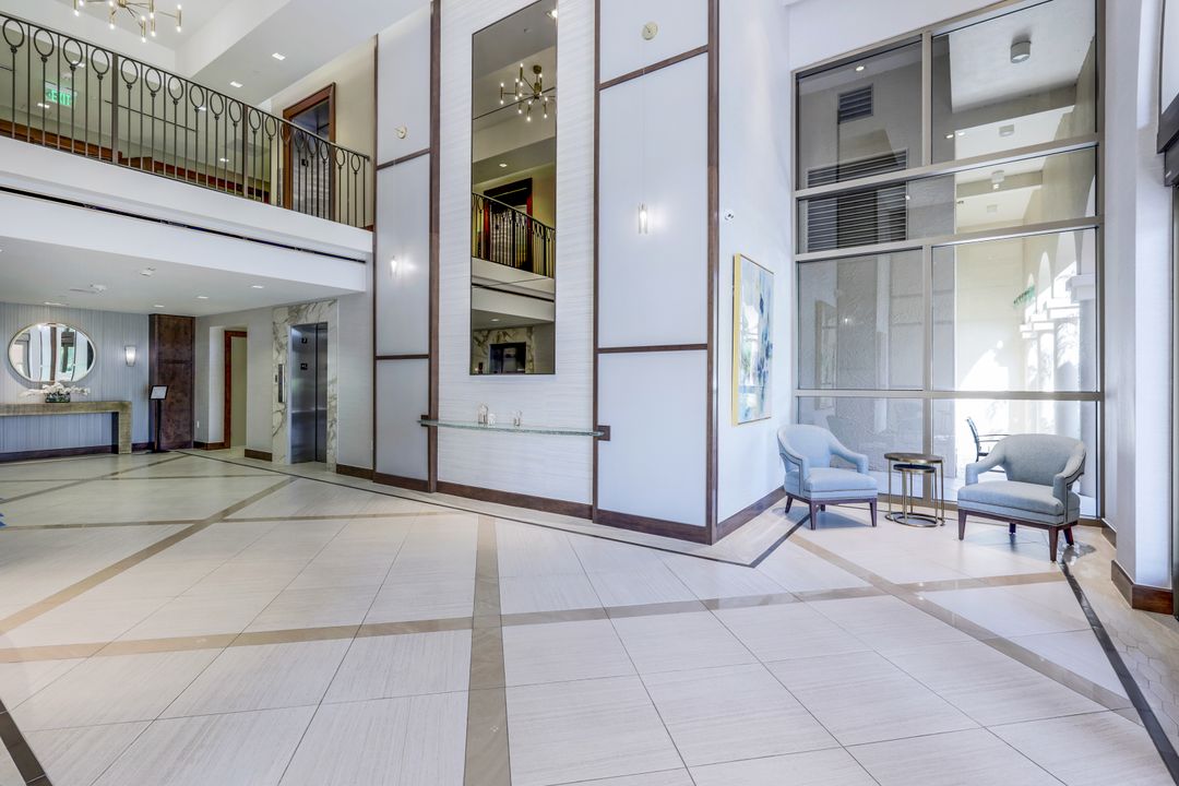 6585 Nicholas Blvd #905, Naples, FL 34108