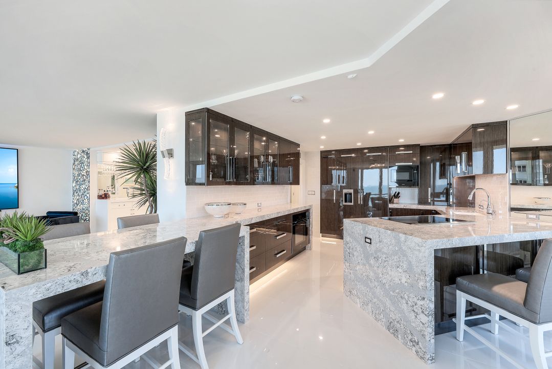4551 Gulf Shore Blvd N #1003, Naples, FL 34103