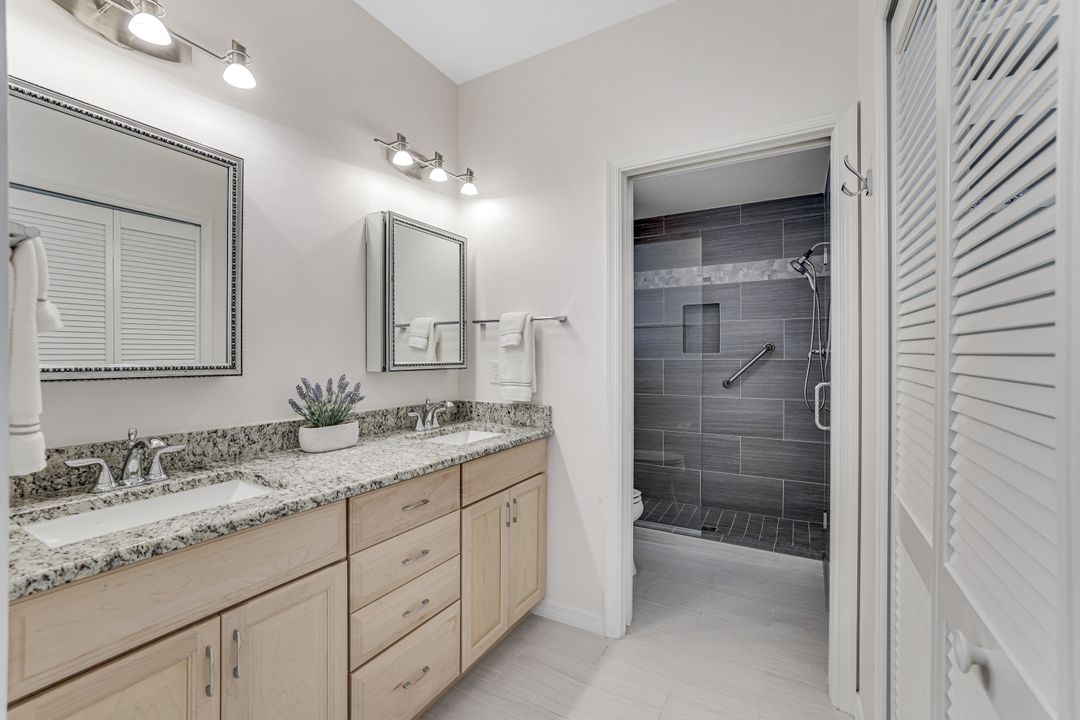 7092 Barrington Cir #102, Naples, FL 34108