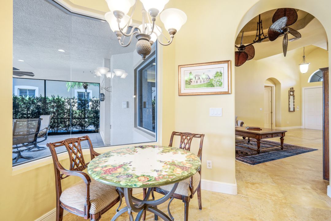 5742 Hammock Isles Dr, Naples, FL 34119