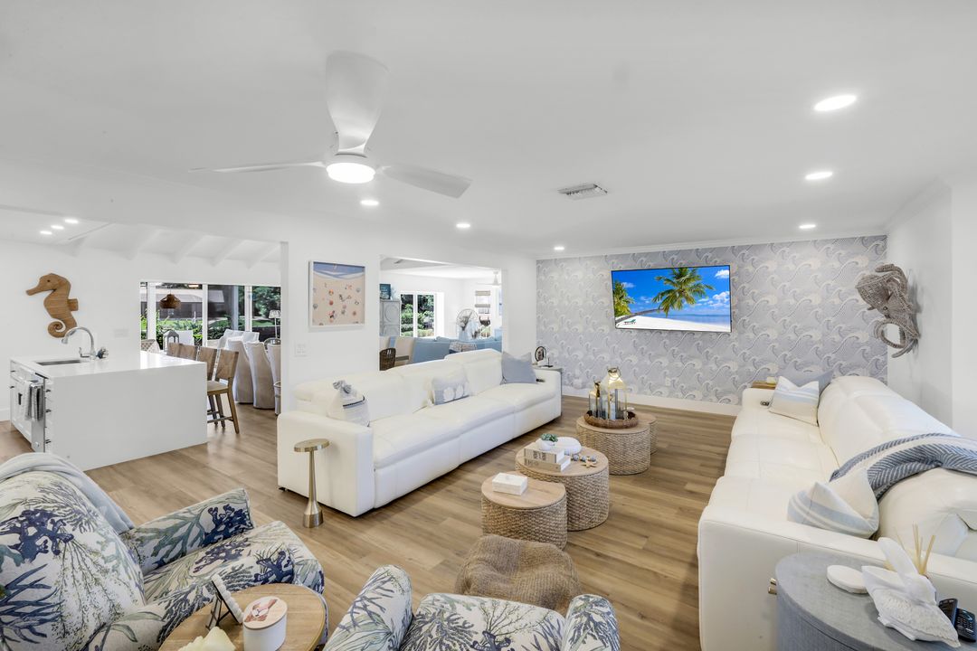 915 Pecten Ct, Sanibel, FL 33957