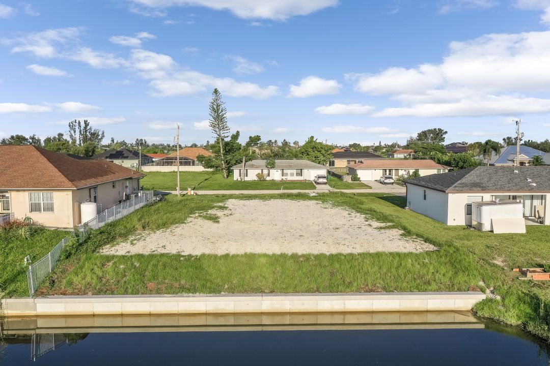 2017 NE 10th Pl, Cape Coral, FL 33909