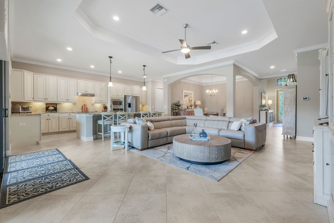 12832 Kinross Ln, Naples, FL 34120