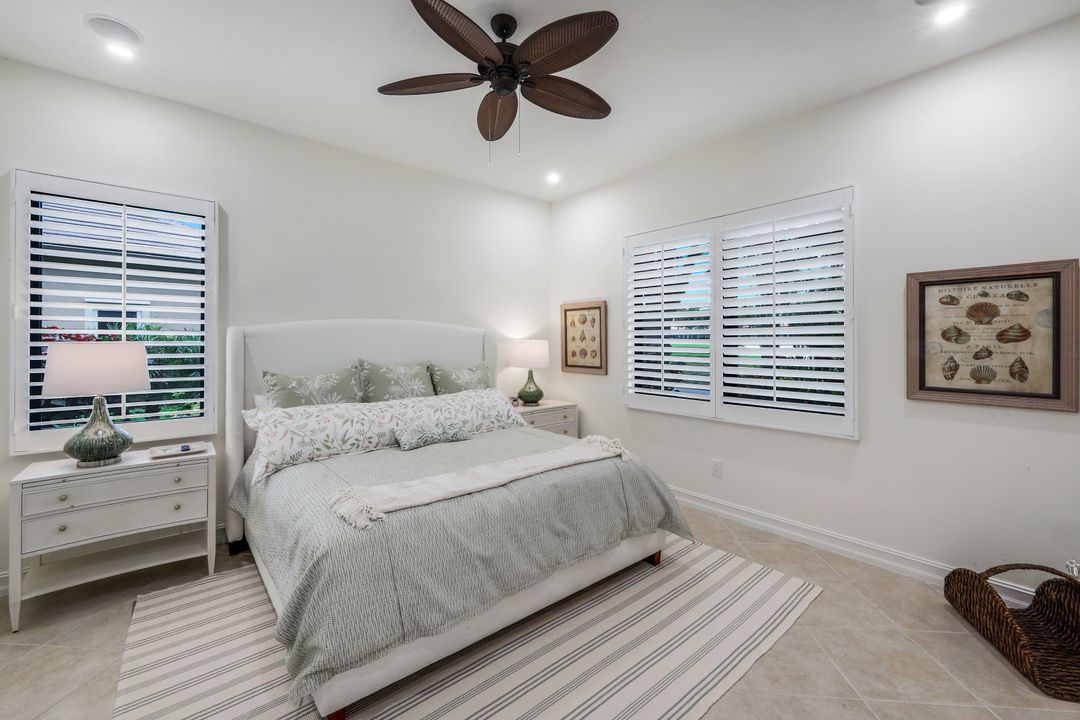 9002 Shenendoah Cir, Naples, FL 34113