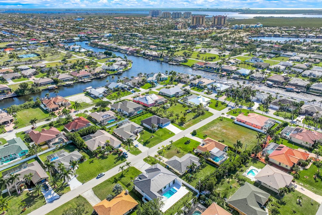 5240 SW 19th Pl, Cape Coral, FL 33914