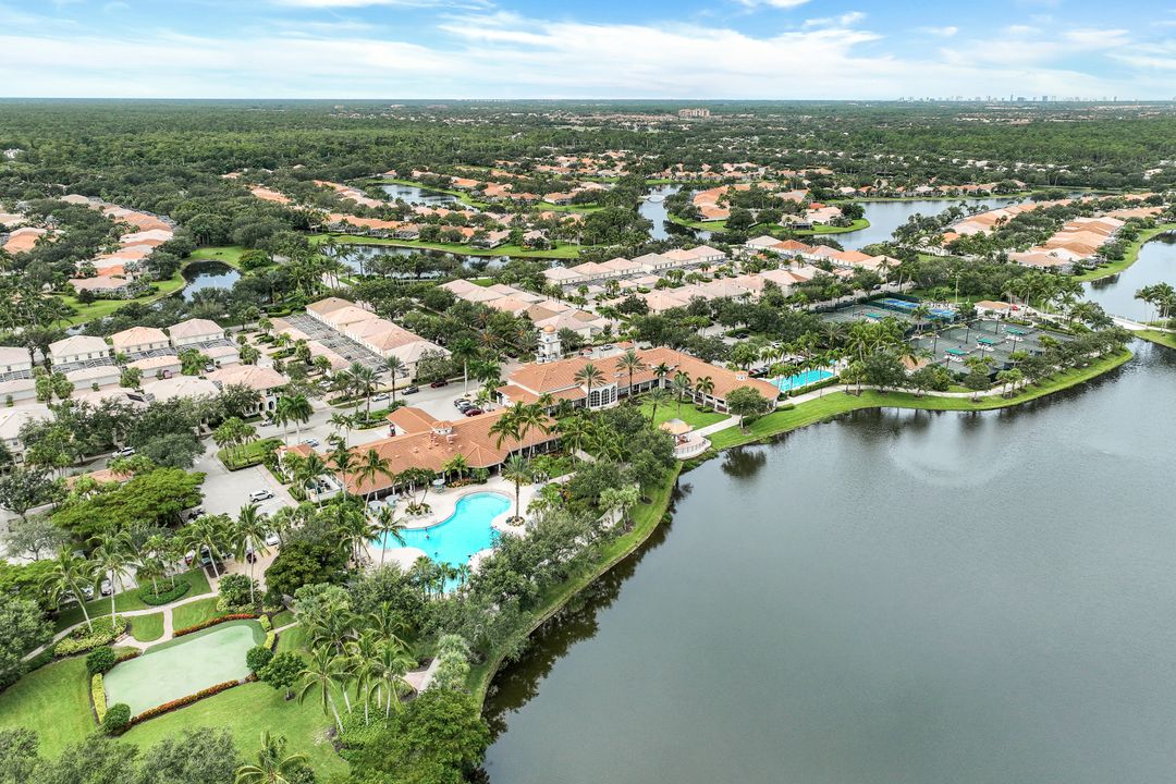 5304 Hawkesbury Way, Naples, FL 34119