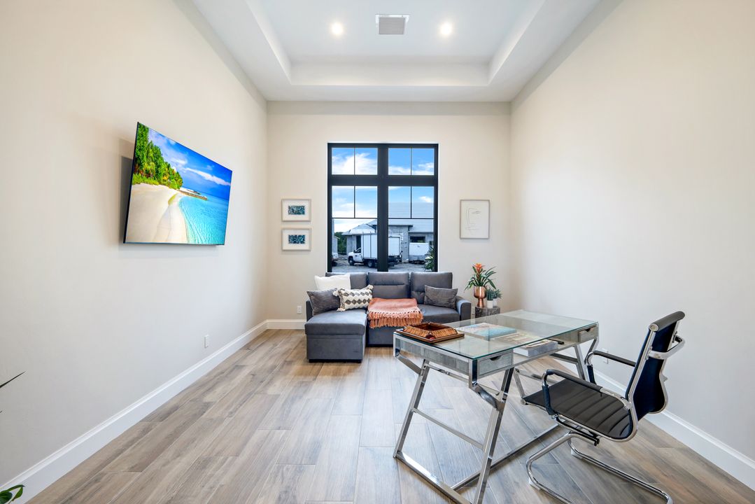 16724 Enclave Cir, Naples, FL 34110