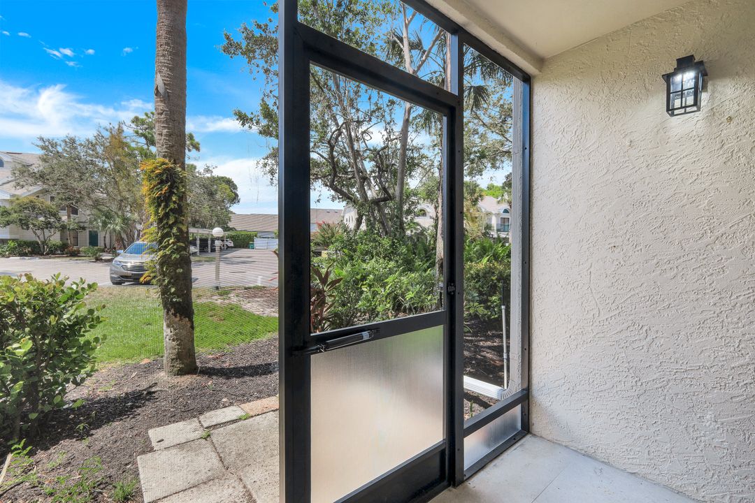 66 Emerald Woods Dr #H7, Naples, FL 34108