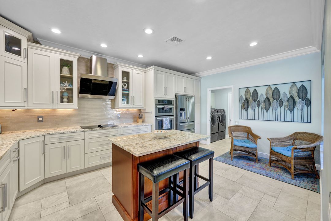 10339 Quail Crown Dr, Naples, FL 34119