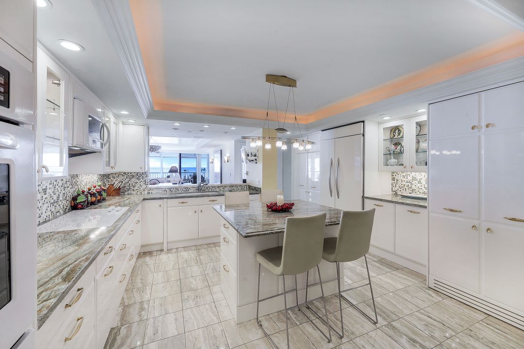 20 Seagate Dr #202, Naples, FL 34103