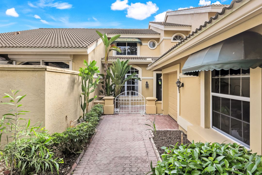 11612 Quail Village Way, Naples, FL 34119