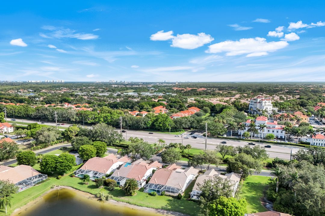 2266 Stacil Cir, Naples, FL 34109