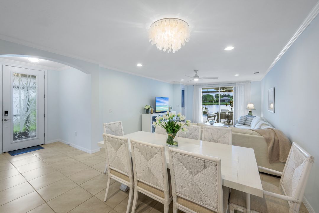 14795 Edgewater Cir, Naples, FL 34114