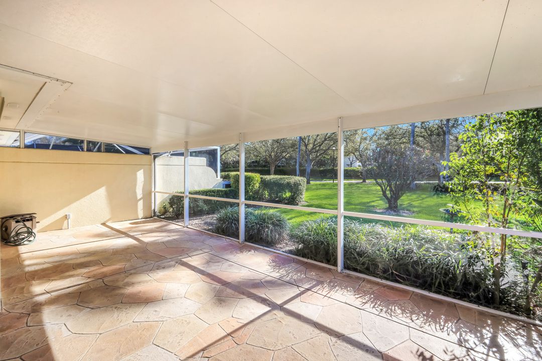 3239 Barbados Ln, Naples, FL 34119