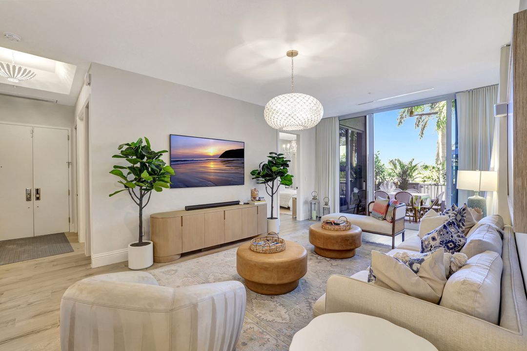 6849 Grenadier Blvd #105, Naples, FL 34108