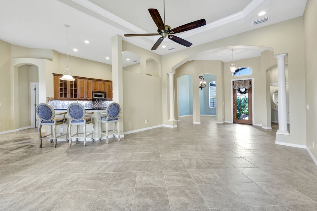 11921 Heather Woods Ct, Naples, FL 34120