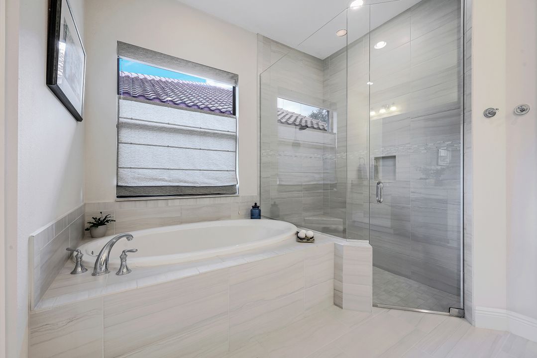 12762 Dundee Ln, Naples, FL 34120