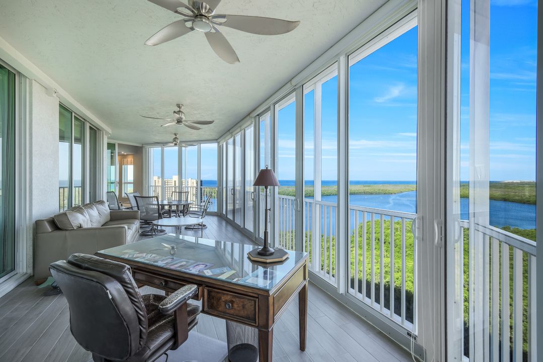 295 Grande Way #1004, Naples, FL 34110
