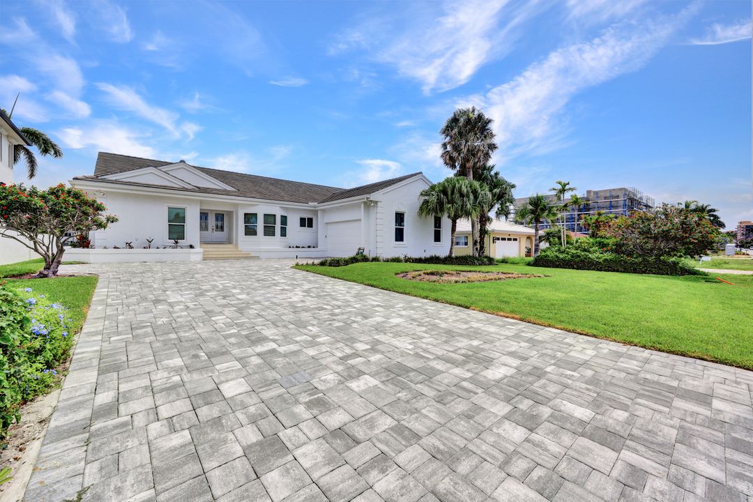 396 Conners Ave, Naples, FL 34108