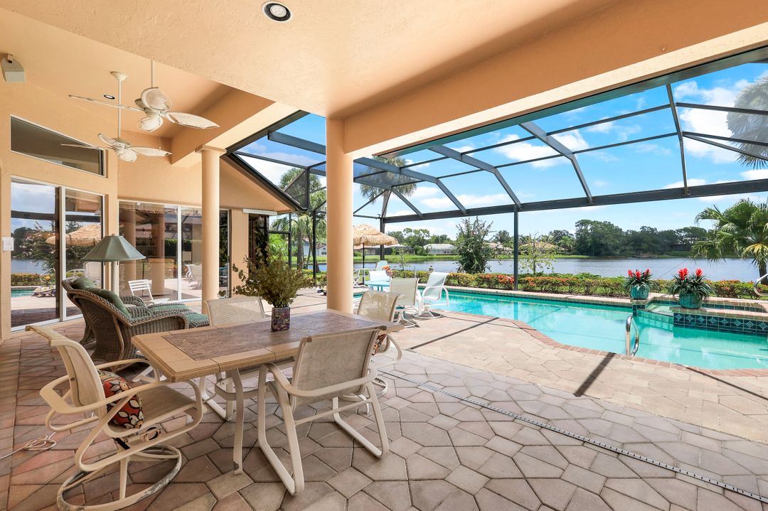 3760 Lakemont Dr, Bonita Springs, FL 34134