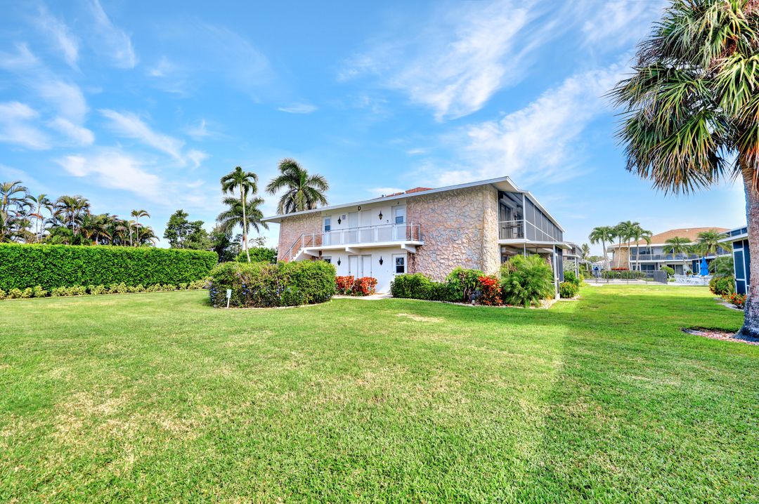 330 Kon Tiki Dr #D-1, Naples, FL 34113