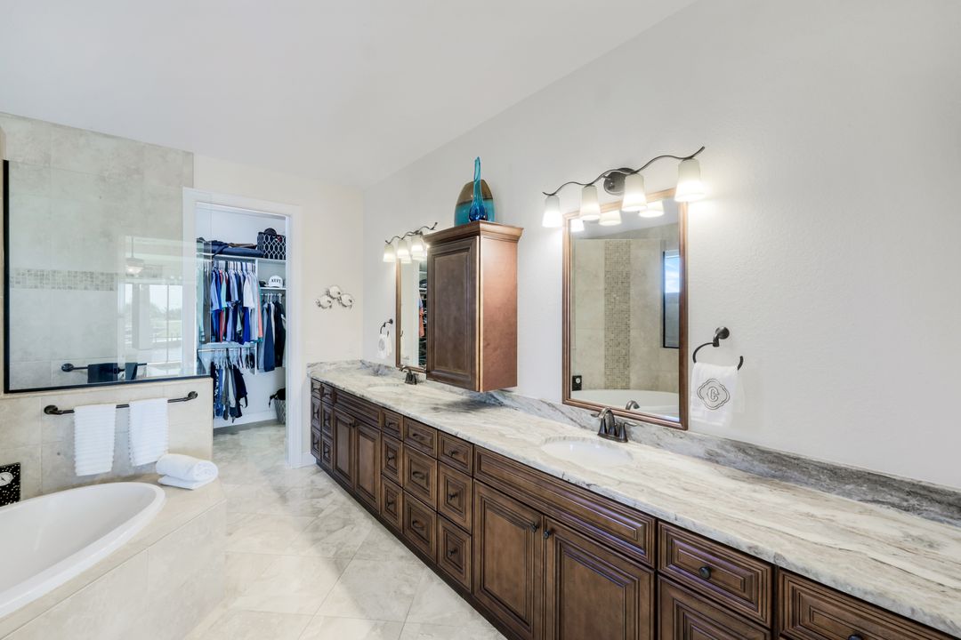 2208 NW 38th Pl, Cape Coral, FL 33993