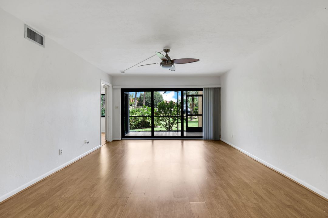 4963 Pepper Cir #D-102, Naples, FL 34113