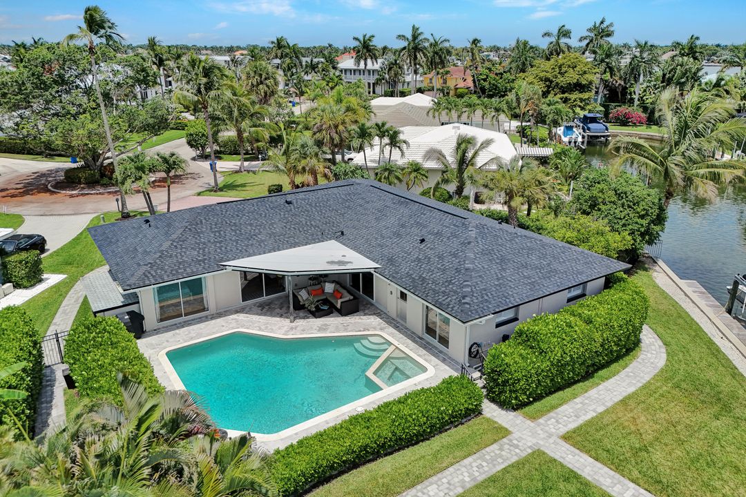 2140 Shad Ct, Naples, FL 34102